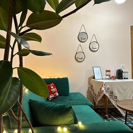 Villa Malo Guesthouse Korce Ngoại thất bức ảnh