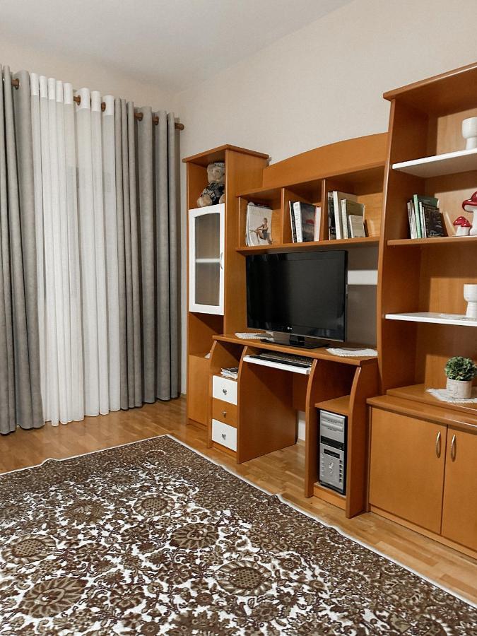 Villa Malo Guesthouse Korce Ngoại thất bức ảnh