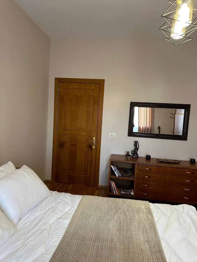 Villa Malo Guesthouse Korce Ngoại thất bức ảnh